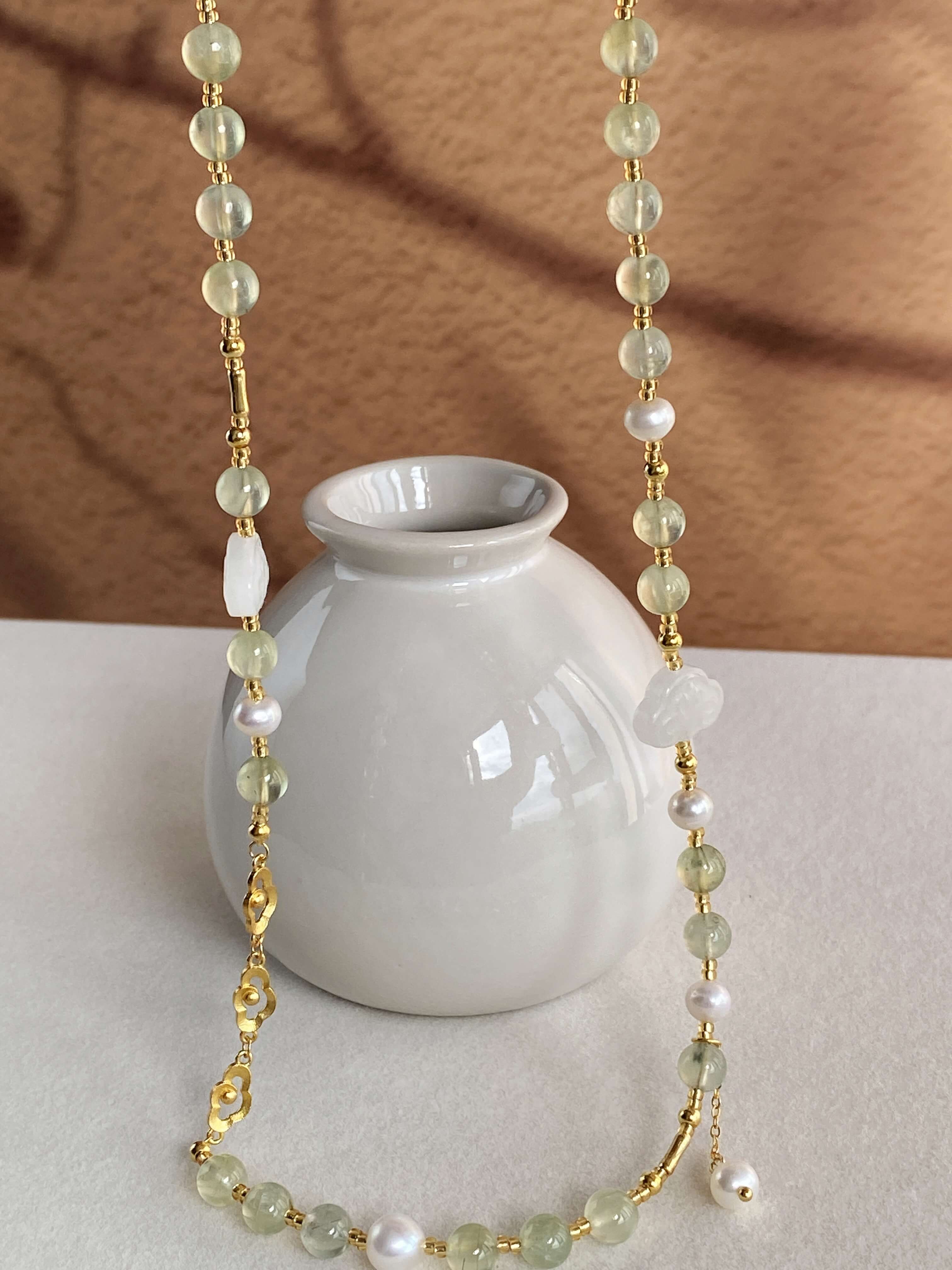 Grape Stone and Hetian Jade Necklace Hand-held Display